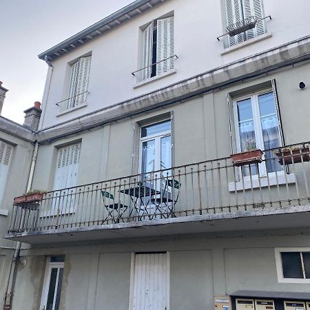 Appartement Luxueux Renove Avec Balcon & Garage Труа Экстерьер фото
